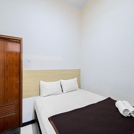 Hotel Bantal Guling Alun Alun Bandung Exterior foto